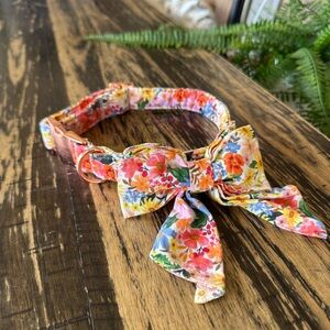 💫 Unique Style Paws Floral Bow Collar – M/L Dog - Like New